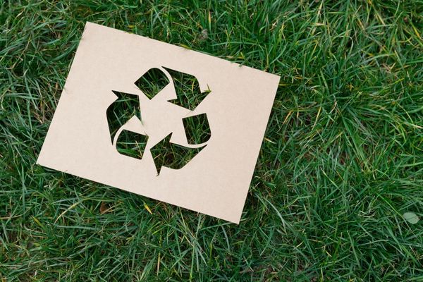 wiederverwertbare Kunststoffe Welche Kunststoffe werden auf einem umweltfreundlichen Campingplatz recycelt und welche nicht?
